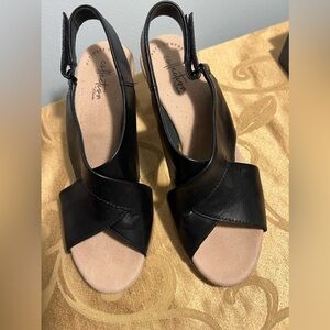 Clarks Women leather sandals